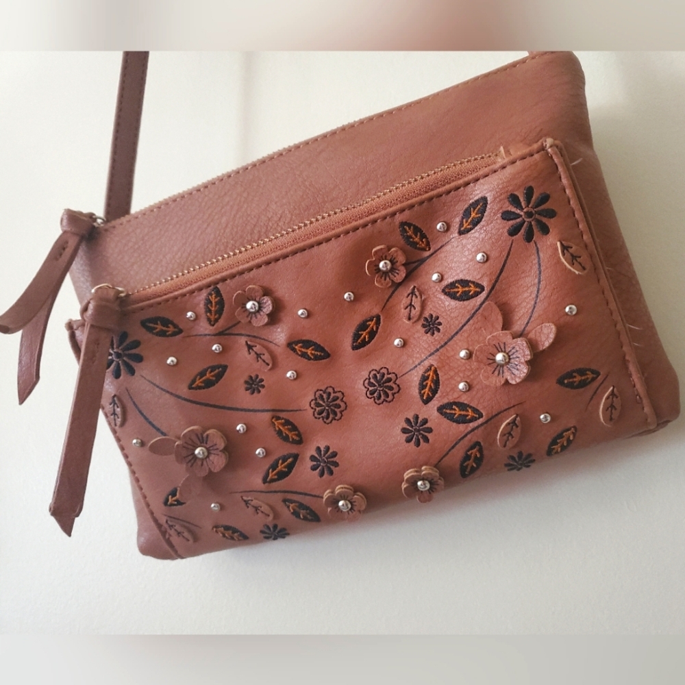 Francesca's Brown Crossbody Purse